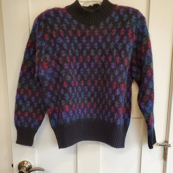 Sweater - Picture 4 of 7